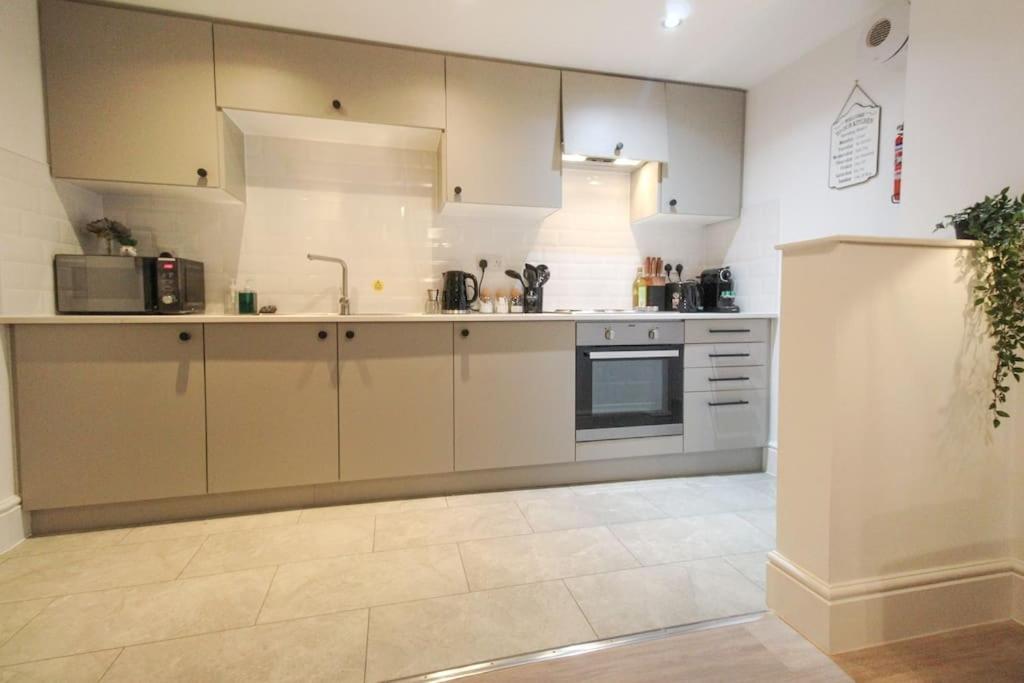 Spacious 1 Bed Apartment 1 Minute Walk From Square Nottingham Buitenkant foto