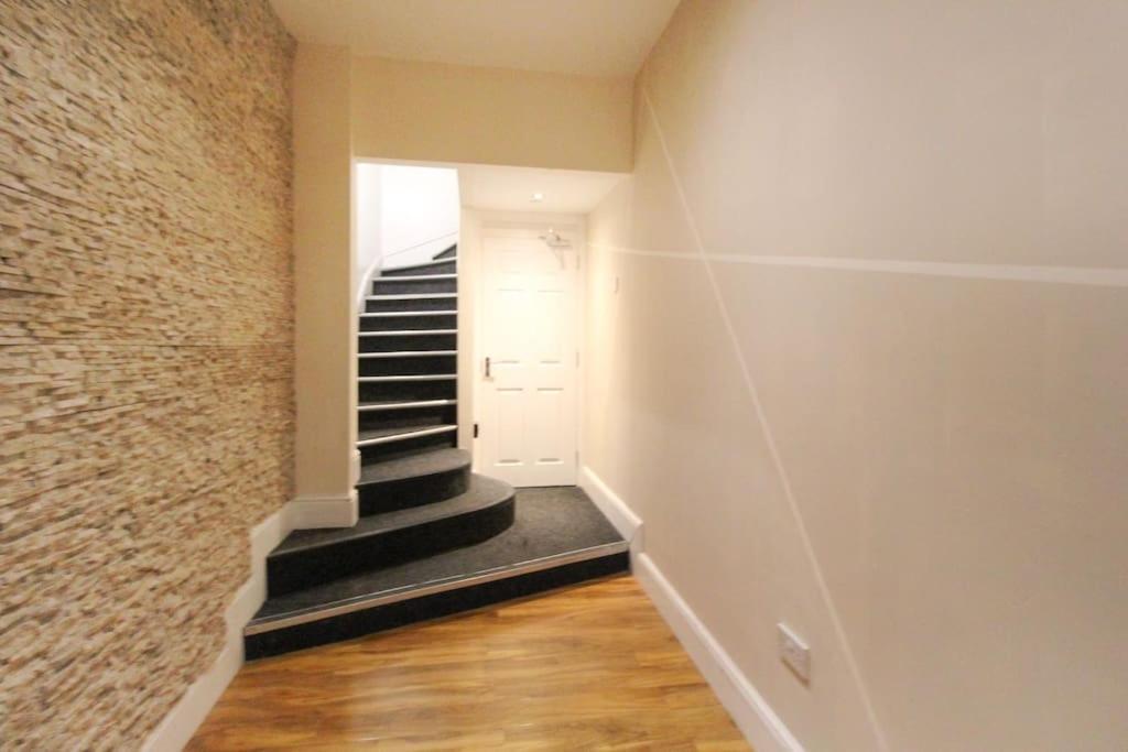 Spacious 1 Bed Apartment 1 Minute Walk From Square Nottingham Buitenkant foto