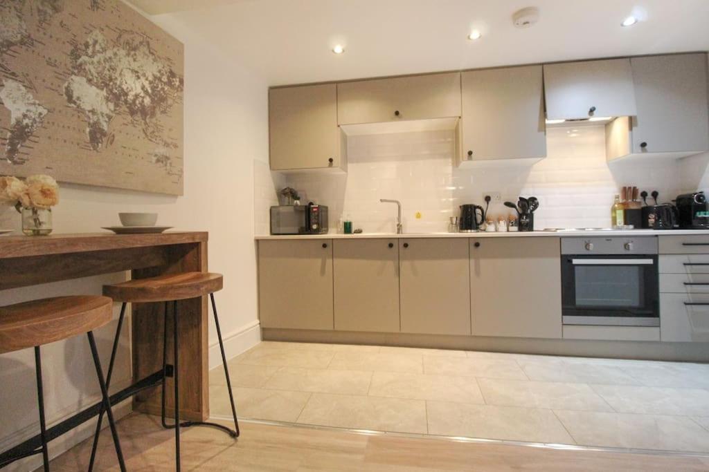 Spacious 1 Bed Apartment 1 Minute Walk From Square Nottingham Buitenkant foto
